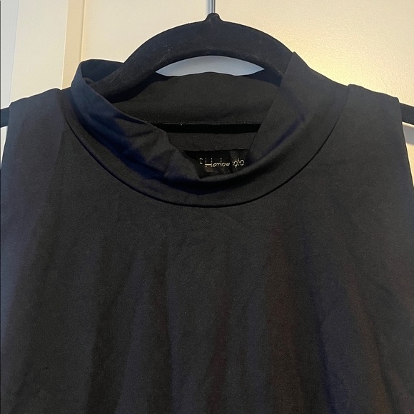 House of Harlow Mock Neck Bodysuit - Picture 2 of 5